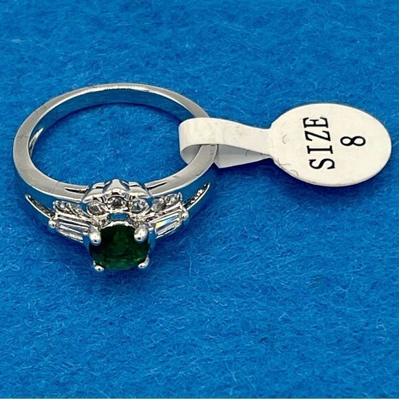 May Birthstone Faux Round Green Emerald Rhinestone Mini Cluster Silver Tone Ring - Picture 10 of 12